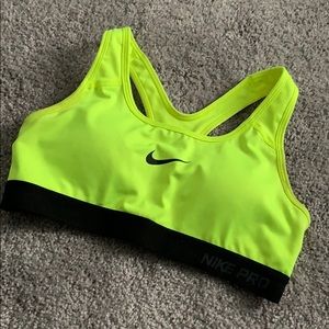 Nike pro sports bra